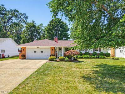 988 Cranbrook Dr