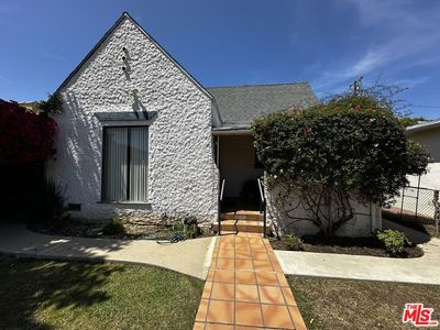863 Commonwealth Ave