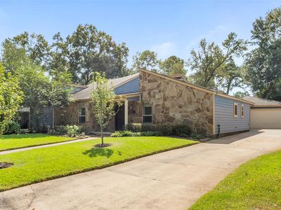 2214 Lakeville Dr