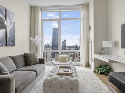460 W 42nd St APT 53G
