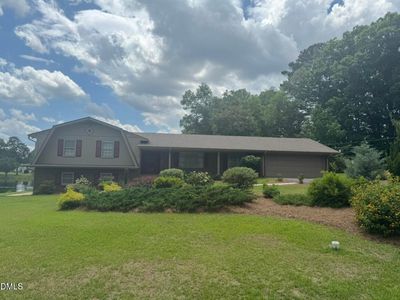 200 Edgewater Dr