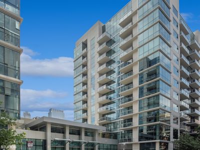 123 S Green St APT 604B