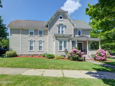 100 W Madison Avenue