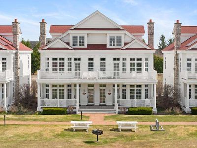 623 Lakeside Ct #23