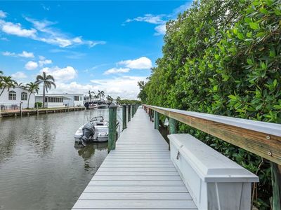 3072 Sandpiper Bay CIR #M203