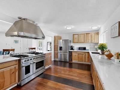 8133 Princess Jeanne Ave NE