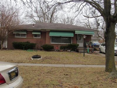 1039 Lori St