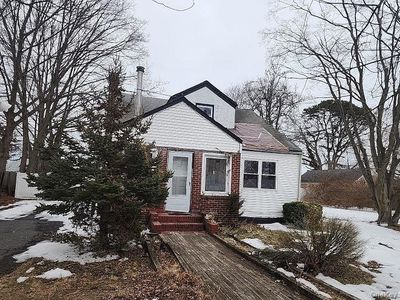 34 Pineview Boulevard