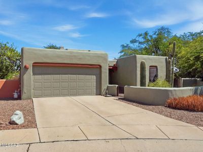 2834 W Placita Paciente