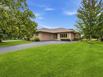 1209 E Sweetbriar LANE