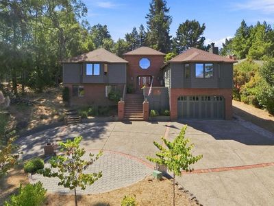 321 Gemma Circle