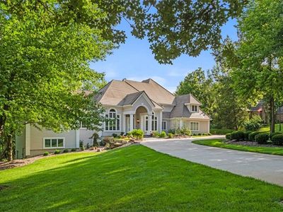 425 NE Saint Andrews Cir