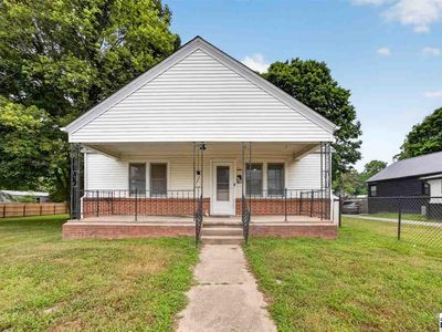 240 E Indiana Ave