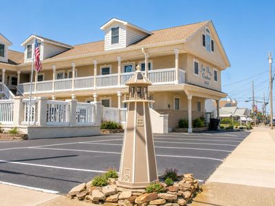 8006 Seaview Ave APT 205