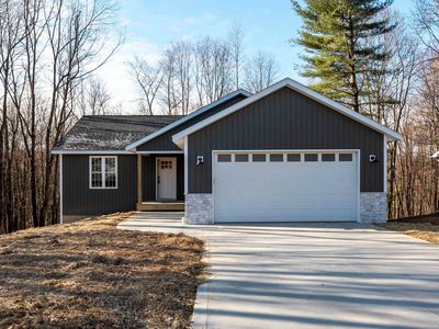 229 Woodlawn Cir