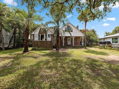 512 Palm Blvd