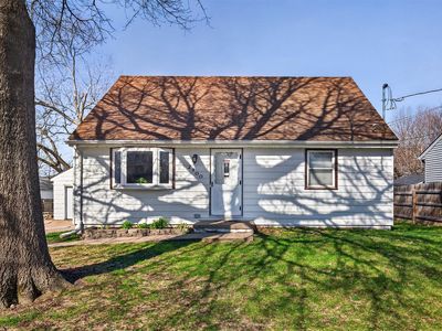 2400 E 39th Ct