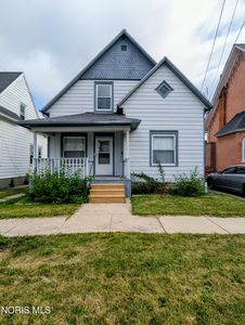 207 W Lawrence St