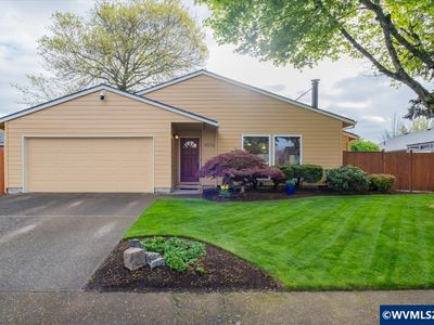 4576 Goldenrod Ave NE