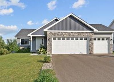 825 Harvest Dr SW