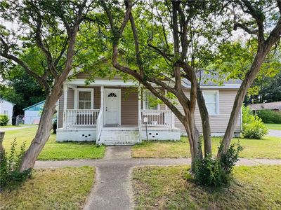 2417 Lansing Ave