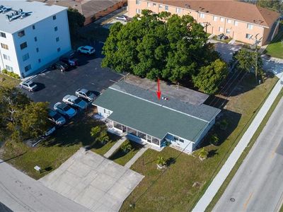 4902 Victoria Dr UNIT 1-2