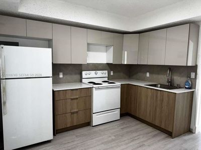 Property at 33 Allen Rd, Hollywood, FL