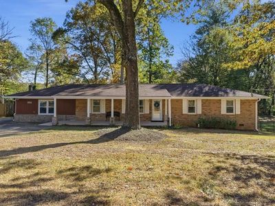 681 Manor Ridge Dr SW