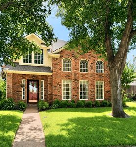 2740 Summertree Dr