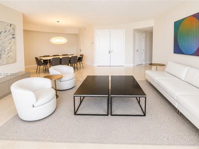 737 Crandon Blvd APT 402