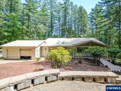 3519 NW Robin Pl