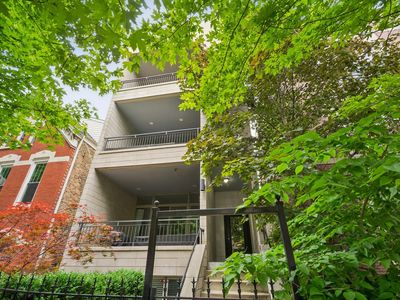 1021 N Wood St APT 3
