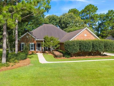 421 Clubhouse Dr