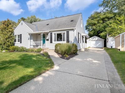 1548 Gladstone Dr SE