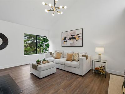 1 Appian Way UNIT 712-3