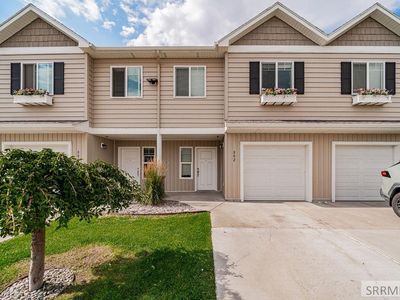 802 Trails End