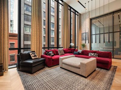 522 W 29th St #3A