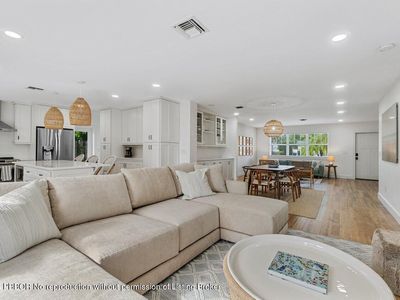 300 Lytle St