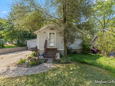 1410 Walnut St NE