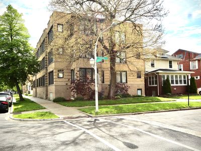 2339 E 72nd St #1
