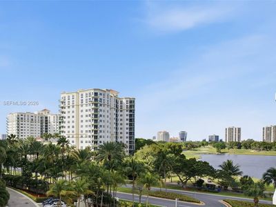 20185 E Country Club Dr APT 502