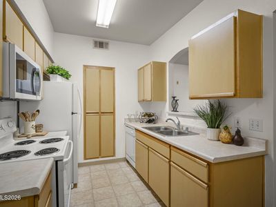 6850 Sharlands Ave Unit 1107