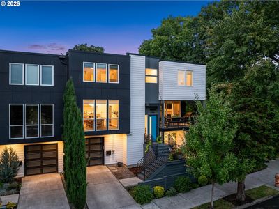 490 SE 18th Ave