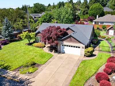211 NW West Hills Dr