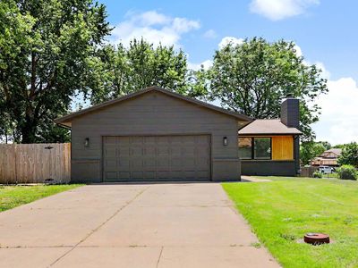 235 W Waitt St
