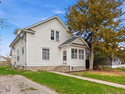 220 4th Ave E