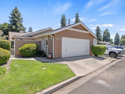 1811 E Vine