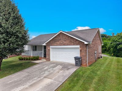 1033 Fox Run