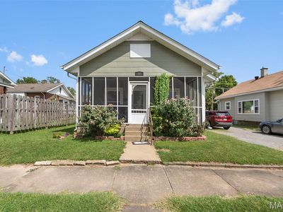 12 N West End Blvd
