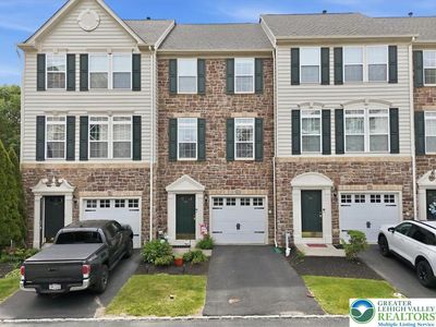 1648 Oakridge Ln